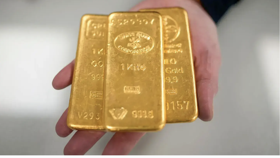 El oro alcanza un nuevo máximo: 4.000 dólares la onza, impulsado por la incertidumbre política y la debilidad del dólar
